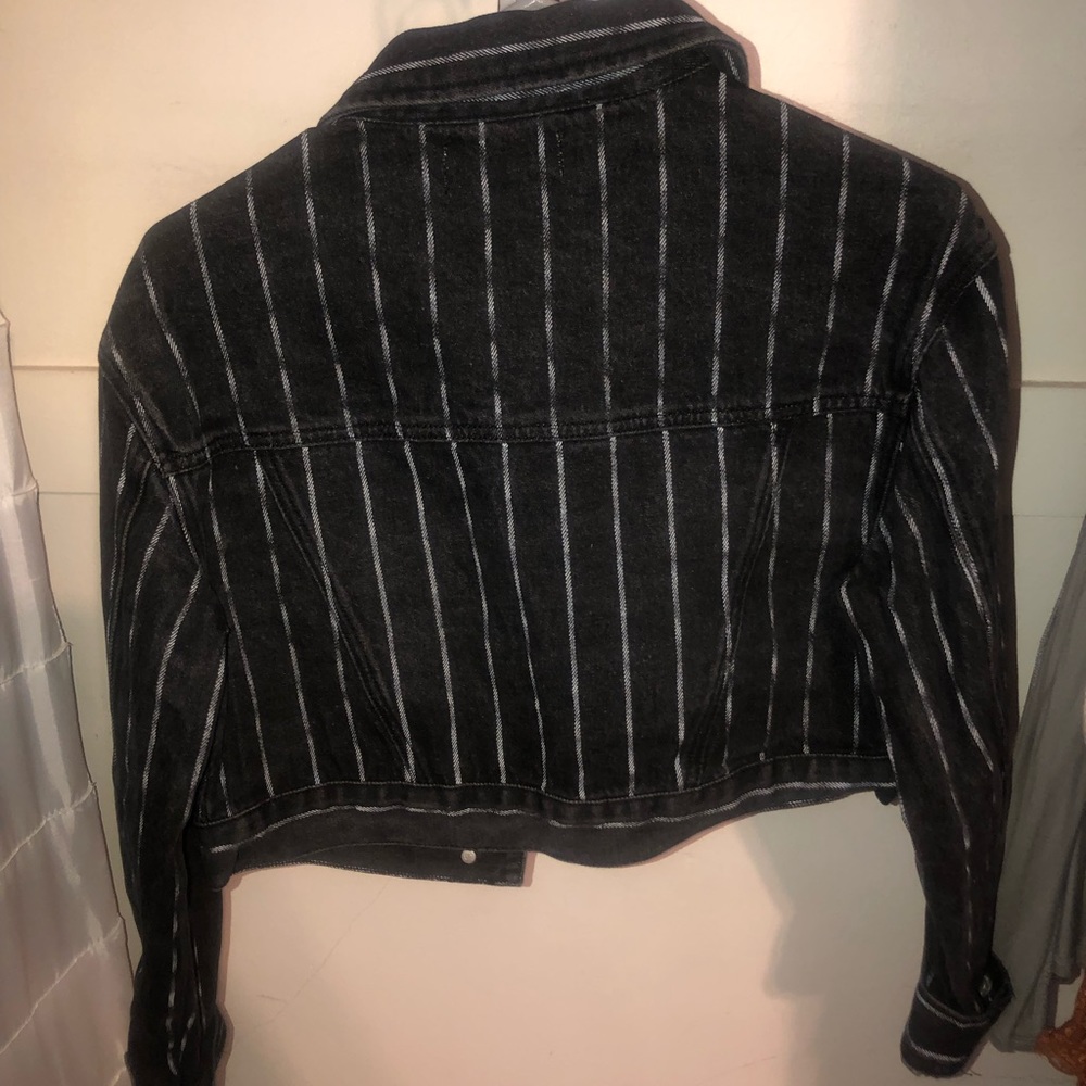 Cropped black denim jacket - Picture 2 of 3